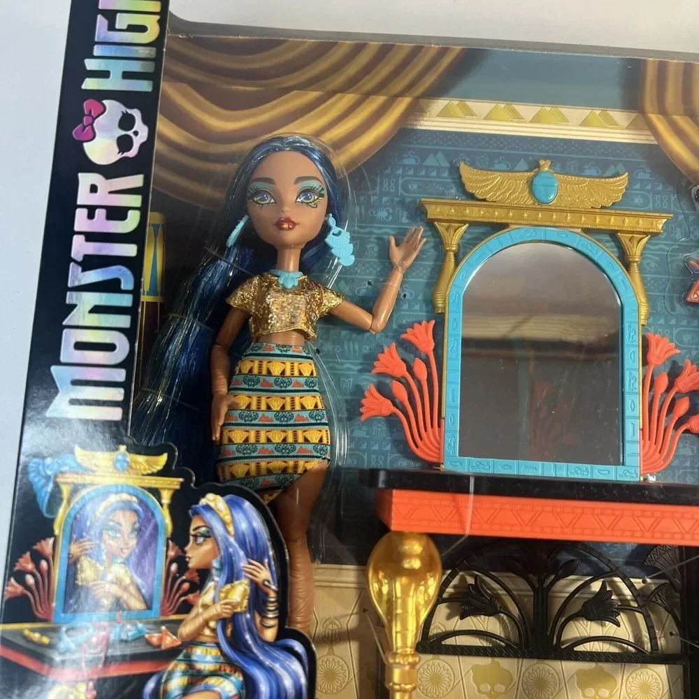 Monster High Cleo De Nile Self Scare Day Doll And Vanity Set With acessories NEW